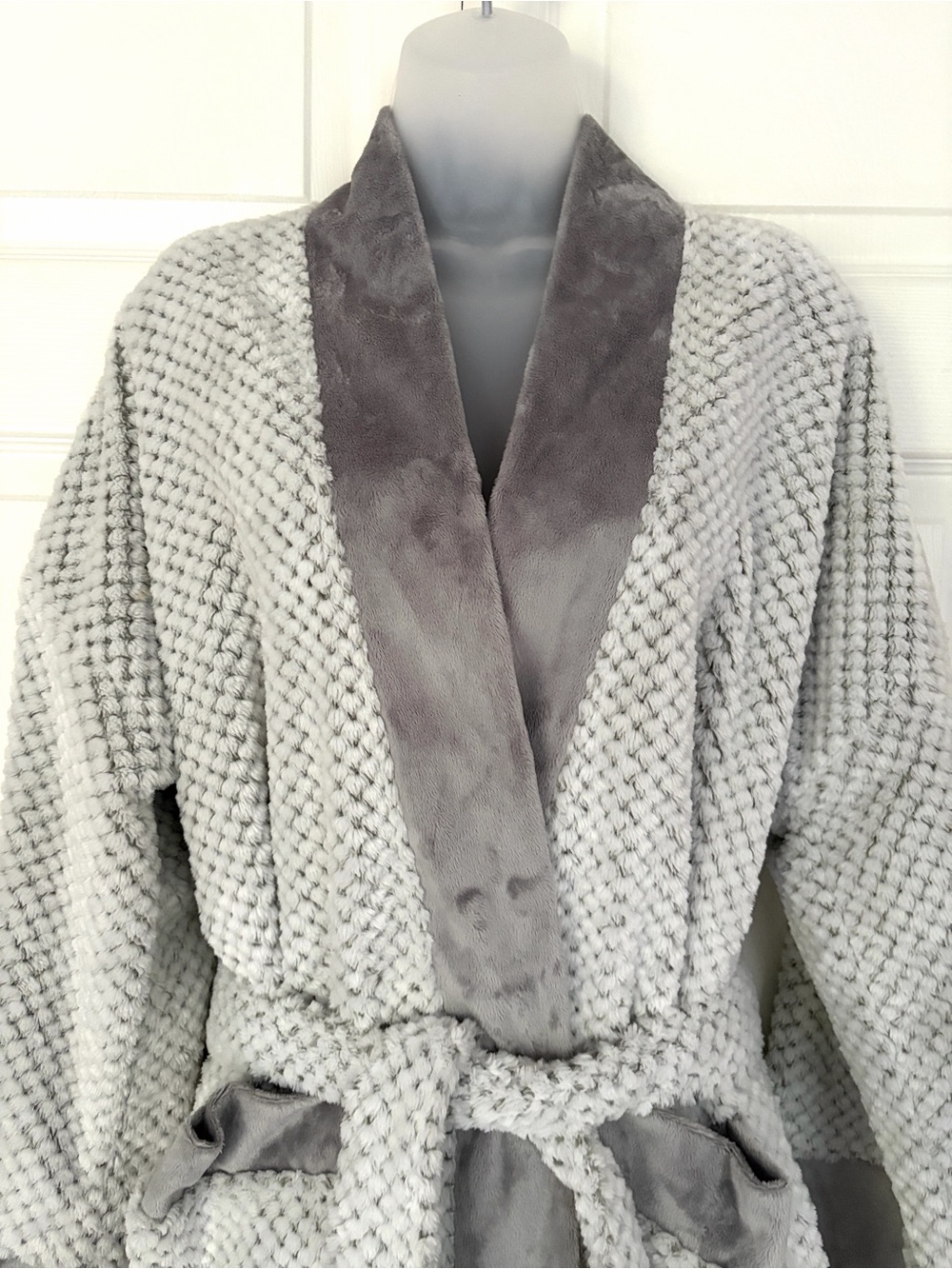 Keiki Co. Robe Luxury Long Spa Robe Color Platinum size Small Medium - Picture 6 of 15